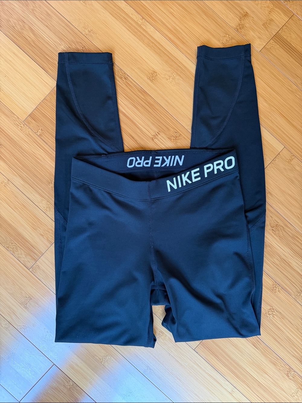 Nike Pro Women’s Mid-Rise Full length Black Athletic Pants S